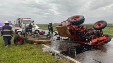 Impactante accidente en Bolívar: chocaron un auto y un tractor en la ruta 205