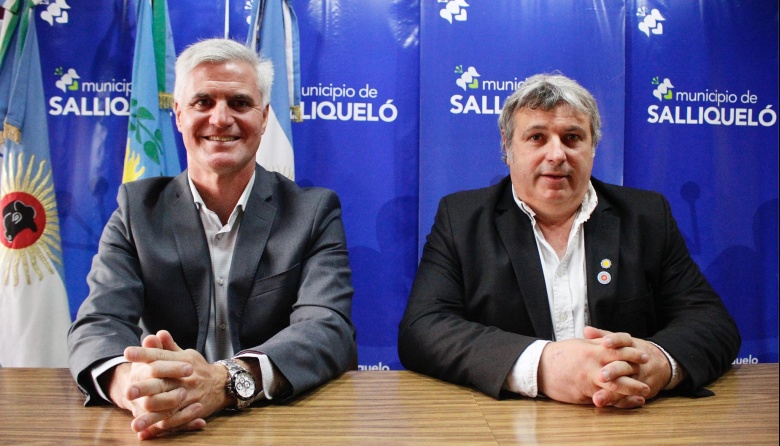 Encuentro entre el coordinador regional del Ministerio de Trabajo, Mateo Rossi, y Ariel Sucurro, intendente de Saliquelló