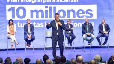 Massa llamó a un “nuevo pacto federal” y advirtió: Milei sacará la coparticipación