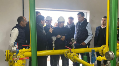 Axel Kicillof inauguró el gas en Pirovano y cruzó a Milei: "Es criminal parar las obras"
