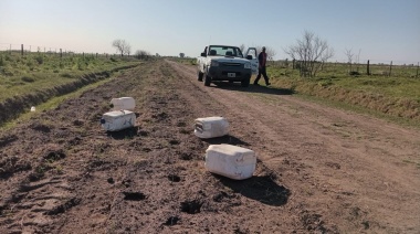 Nuevo escándalo ambiental en Pehuajó: más bidones de agroquímicos arrojados en un camino rural