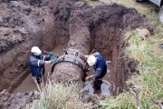 ABSA informa que se trabaja en reparar una perdida de agua en el acueducto a Pehuajo